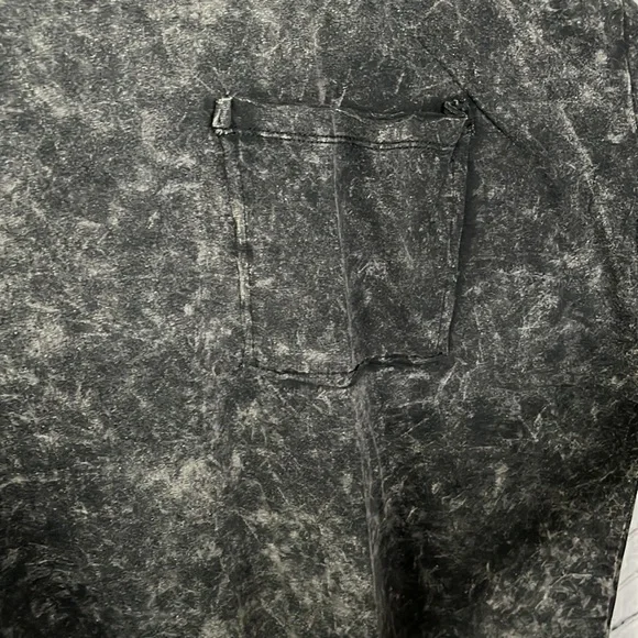 Zenana Plus Size Oversized Mineral Wash Boyfriend Tee - Picture 4 of 5